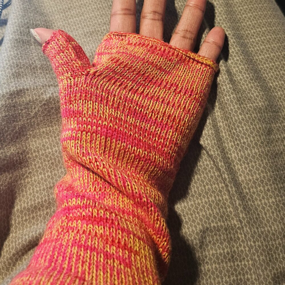 Gloves - Picture 2 of 4